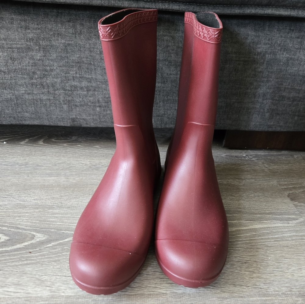 UGG Women's Sienna Matte Rain Boots Sz. 9.5